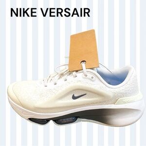NIKE VERSAIR NEW IN BOX SIZE 7.5 WOMEN’S SNEAKERS  COCONUT MILK / IRON GREY!